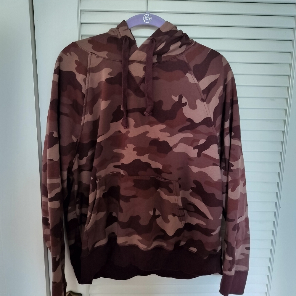 Old Navy Burgandy Brown Camouflage Hoodie Size Large.